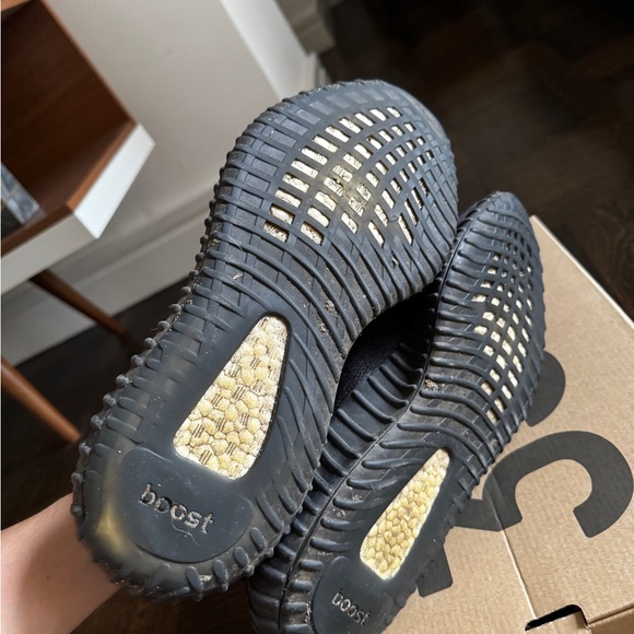 Yeezy Boost 350 Onyx - Picture 5 of 5
